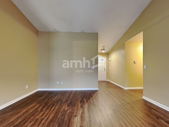 5th image of 552 Sherman Dr