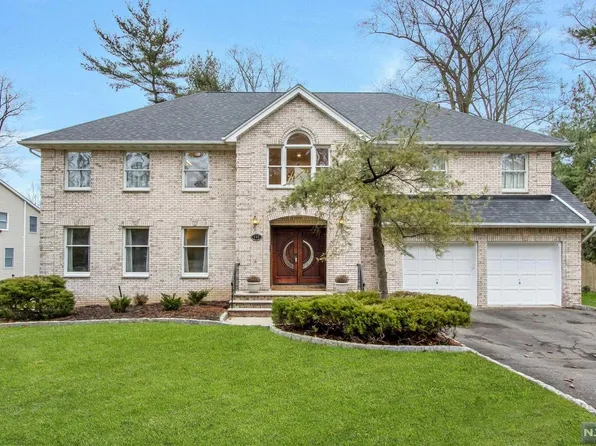 745 Orangeburgh Rd, River Vale, NJ 07675