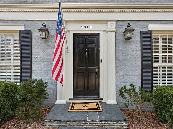 2nd image of 1819 Greystone Rd NW