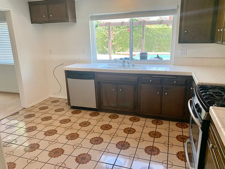 3491 Eboe St — Photo 10