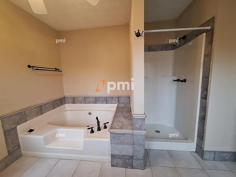 160 Braelinn Cts — Photo 16