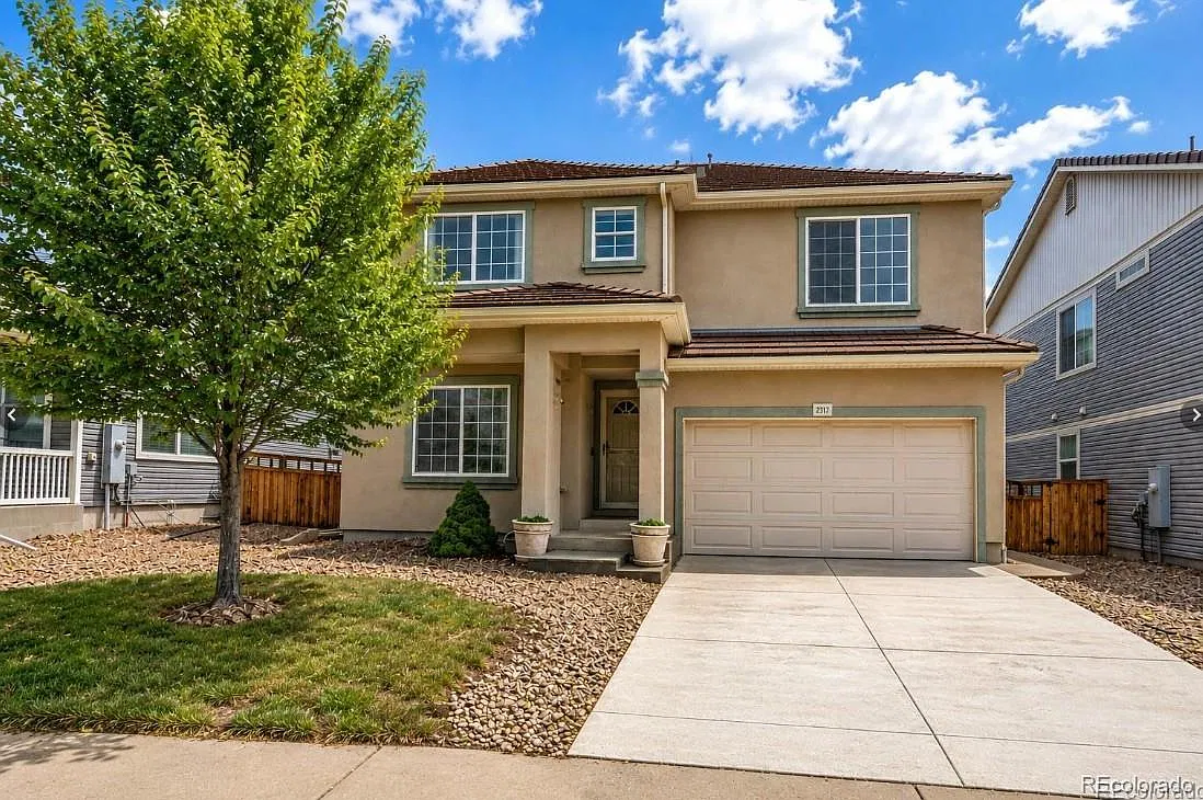 6 bed, 4.5 bath, 4328 sqft, $4,250 — Photo 1