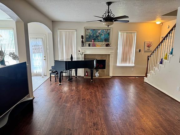 2nd image of 3706 Heritage Colony Dr
