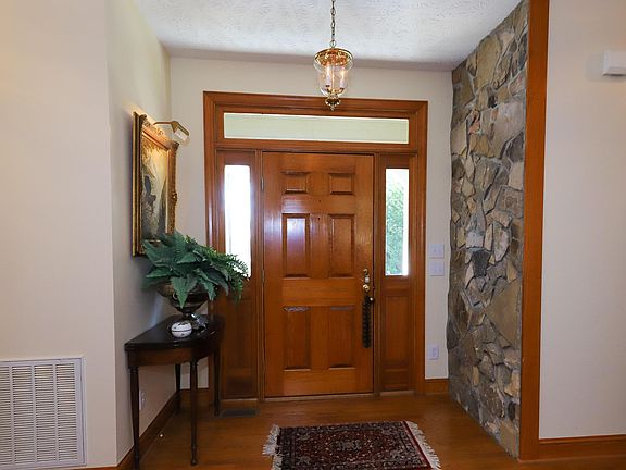 5th image of 14 Linton Ct