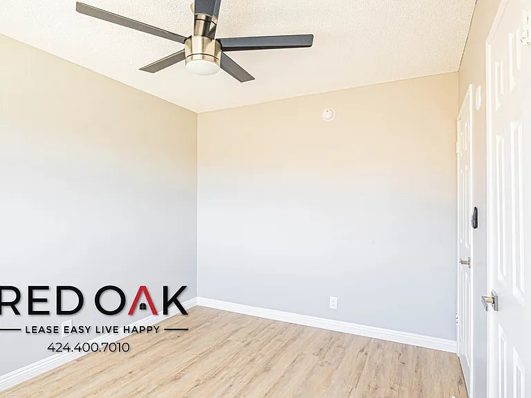 1589 E 47th St #3 — Photo 16