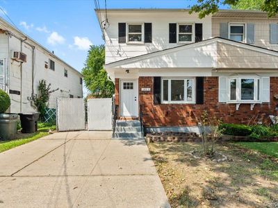 25311 147th Road, Jamaica, NY, 11422