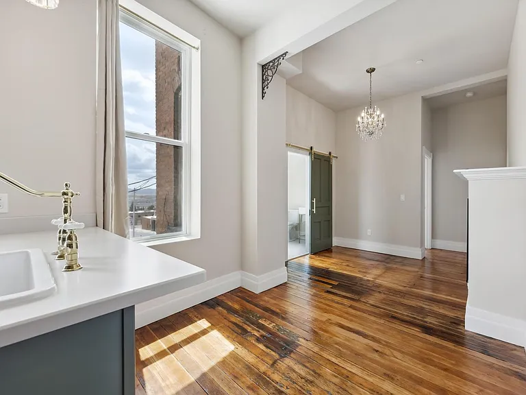 144 W Park St — Photo 11