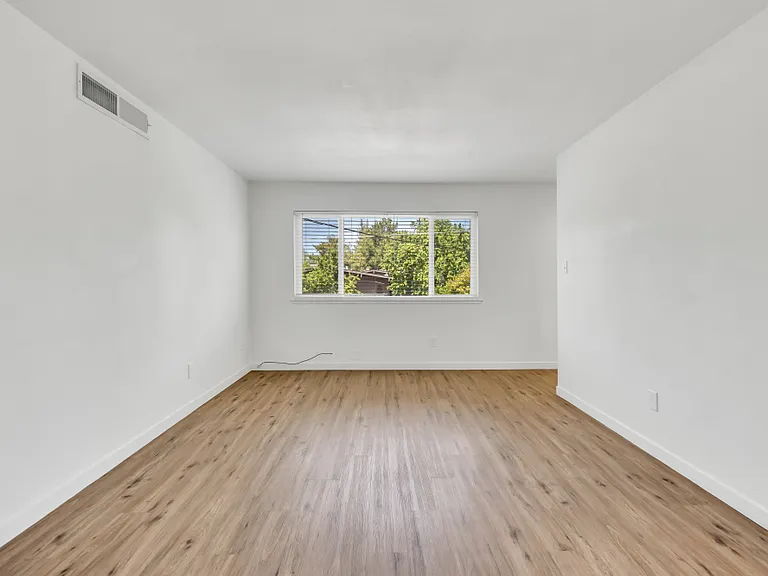 2405 Cava Ct #4 — Photo 9