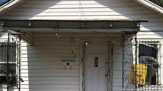 1st image of 123 Henry St