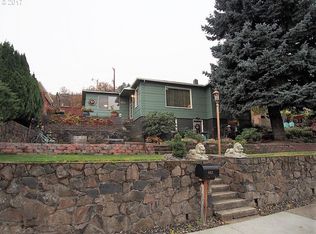 912 E 15th Pl, The Dalles, OR 97058