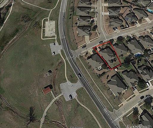5th image of 825 Grace Ln