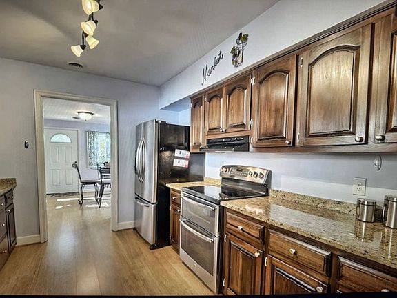 5th image of 3023 Manchester Rd