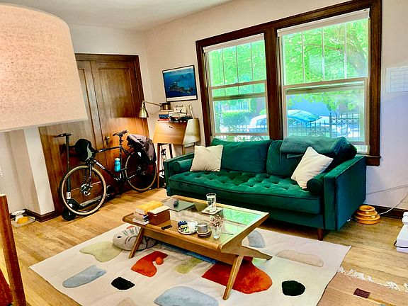 4th image of 956 10th Ave E APT 102