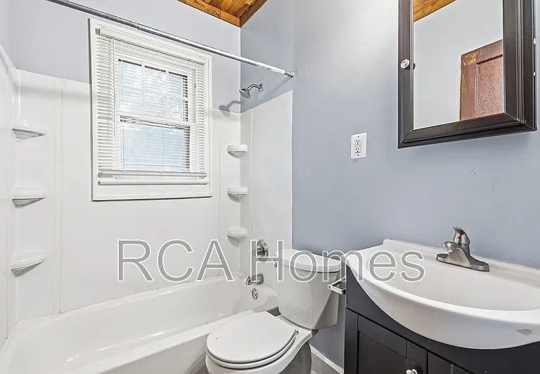 969 N Linwood Ave — Photo 7