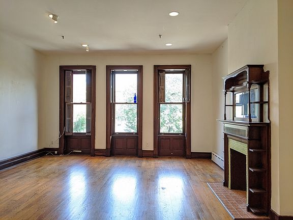2nd image of 40 W 120th St #3R
