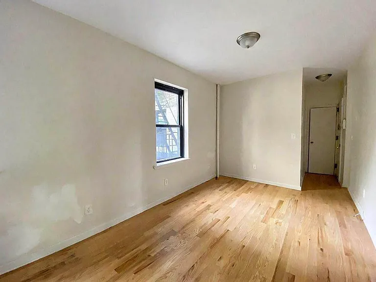 21-47 33rd St #2E — Photo 2