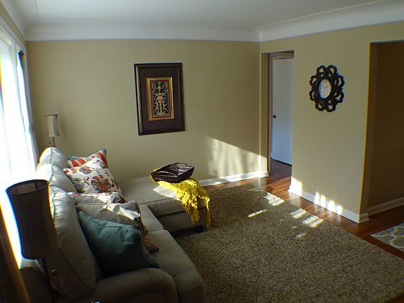 3rd image of 1131 Madeleine Cir