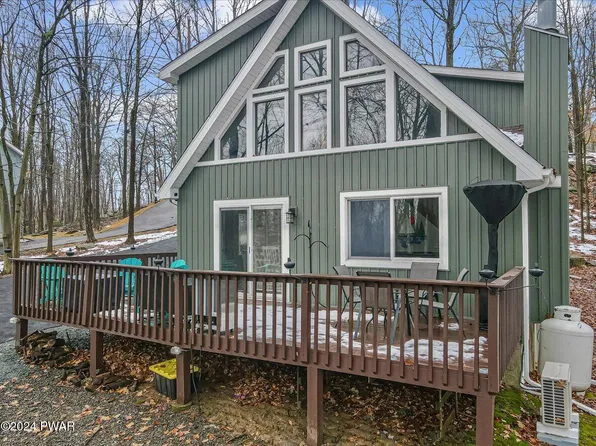 1048 Mustang Rd, Lake Ariel, PA 18436