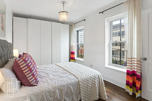 Sold by Garfield Realty  | media 16