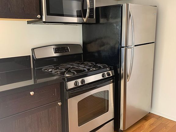 3rd image of 1958 Apex Ave #6