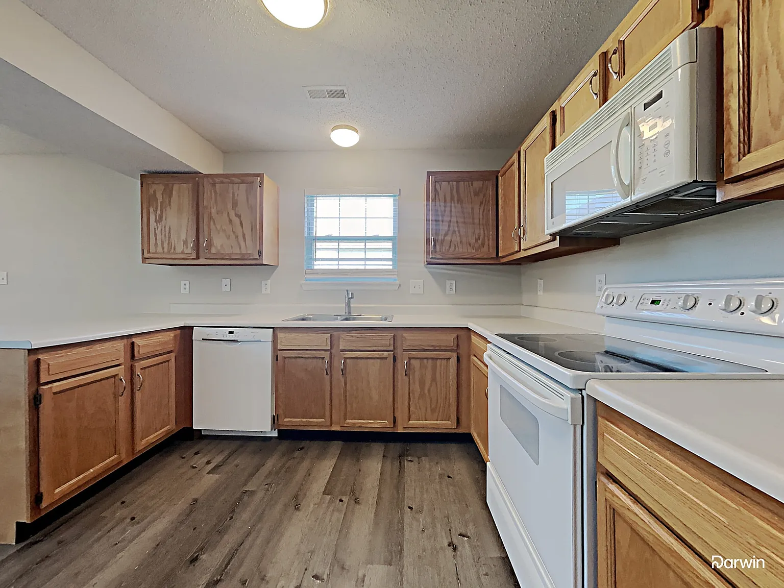 3 bed, 2.5 bath, 1690 sqft, $2,085 — Photo 4