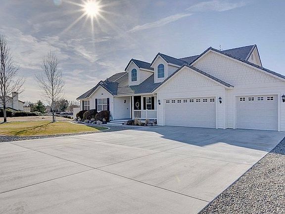3rd image of 12790 Sorrel Dr