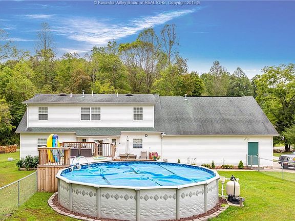 4th image of 633 Falls Cres