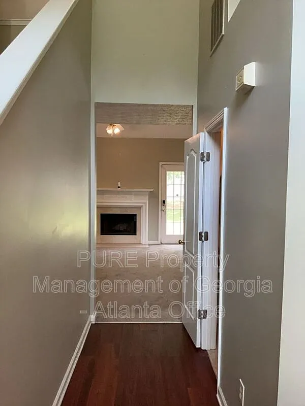 4 bed, 2.5 bath, 1706 sqft, $1,899 — Photo 4