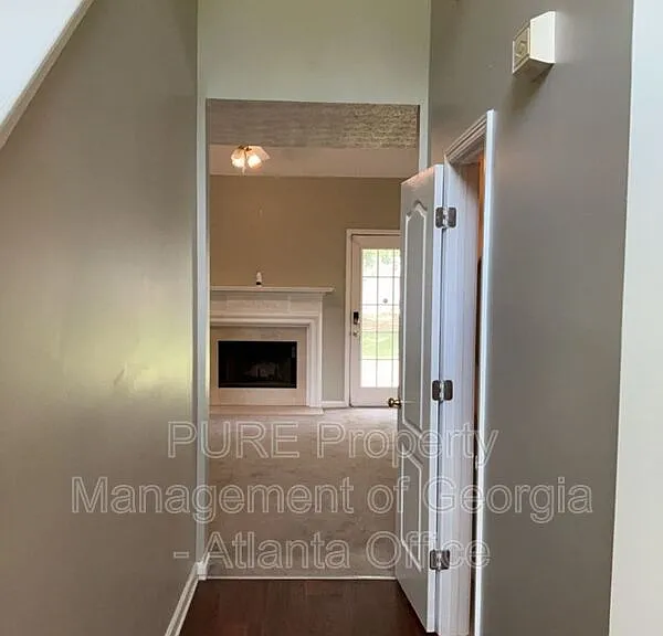333 Summer Hill Cir — Photo 4