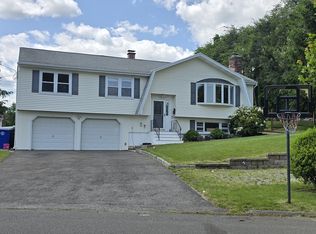 107 Emerson Dr, Stratford, CT 06614