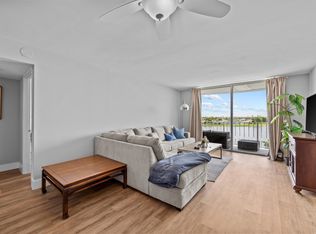 470 Executive Center Dr APT 5B, West Palm Beach, FL 33401