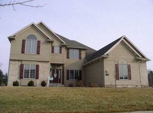 628 Emily Ln, Haslett, MI 48840