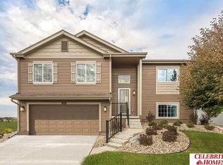 8461 Craig Ave, Omaha, NE 68122