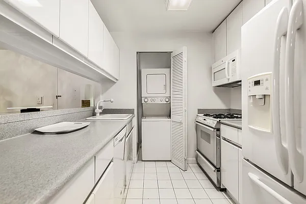 Rented by Compass | media 22