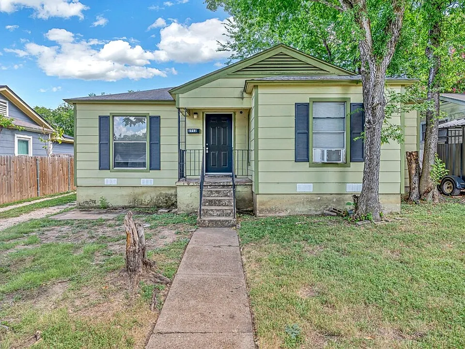 2712 Mitchell Ave