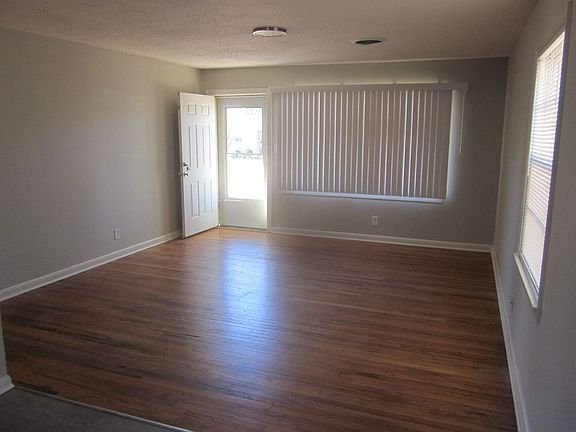 2nd image of 104 N Palo Duro St