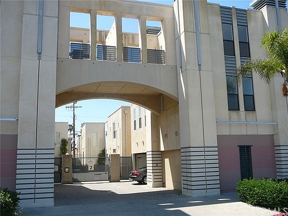 3rd image of 8021 S Vermont Ave APT 22