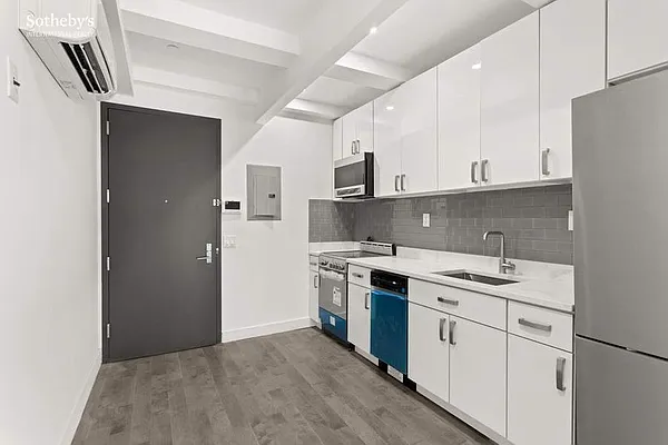 Rented by Sotheby's International Realty | media 8