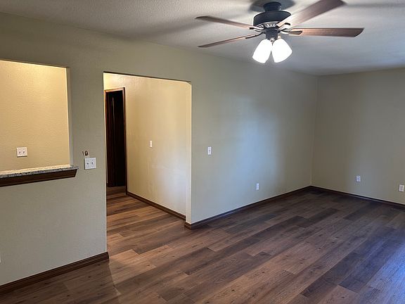 4th image of 823 Dorchester Dr