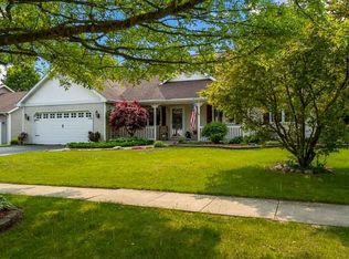 215 Carson Dr, Poplar Grove, IL 61065