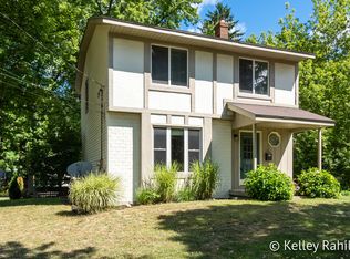 201 Russwood St NE, Grand Rapids, MI 49505