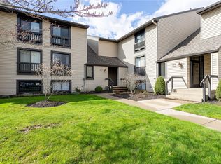 6270 Greenwood Pkwy APT 401, Northfield, OH