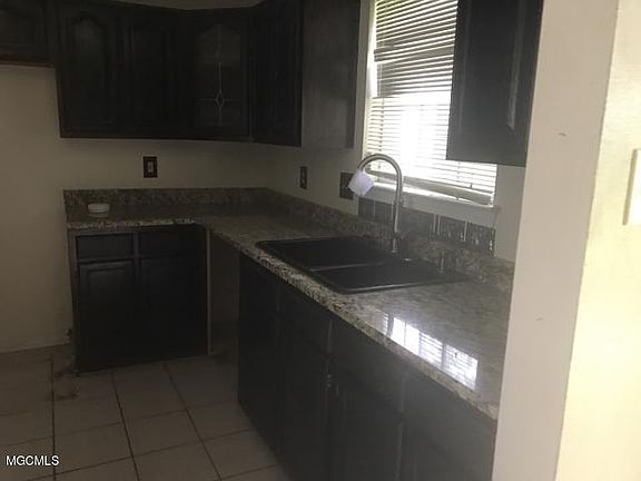 2nd image of 3208 Cobia Dr