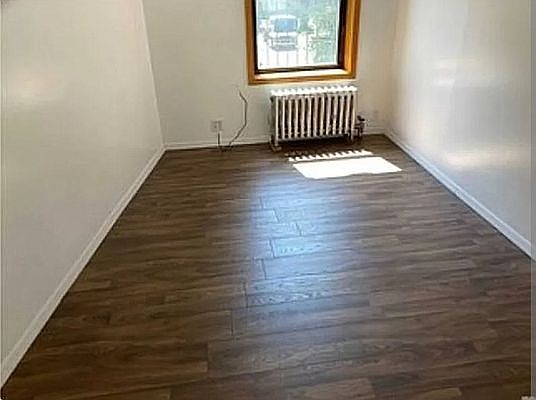 4th image of 42 Diamond St #7-2