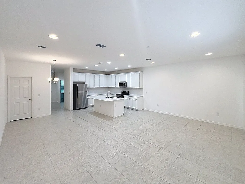 6310 Goldcoast Ave