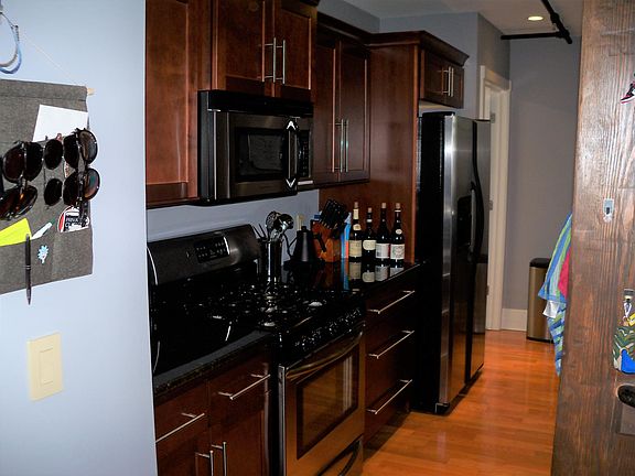3rd image of 1467 Market St APT 202