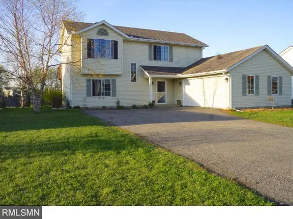 928 Orchard St E, Belle Plaine, MN 56011
