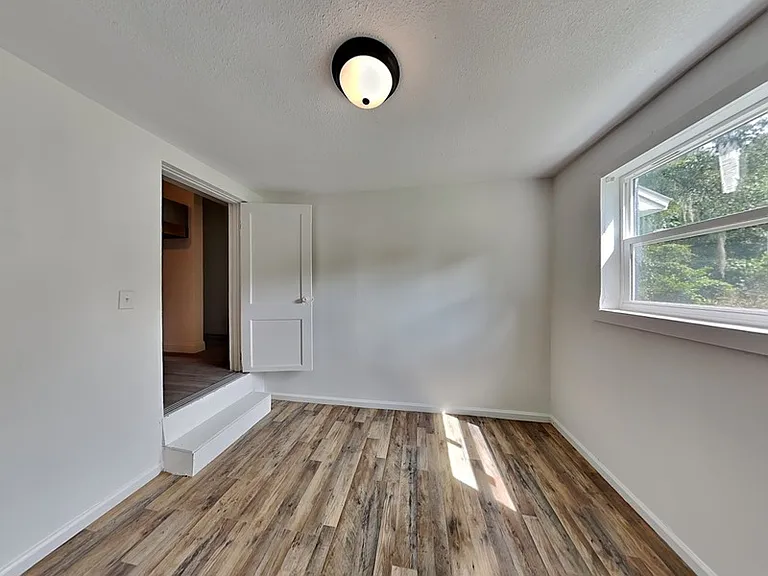 7345 Linda Dr — Photo 8
