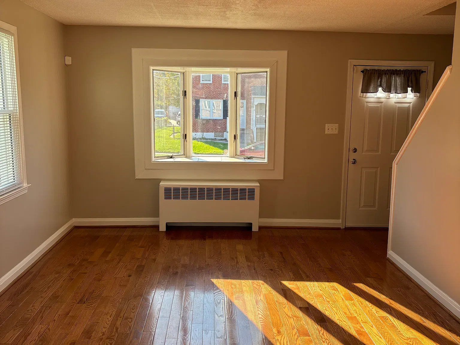 2 bed, 1.5 bath, 960 sqft, $1,800 — Photo 3