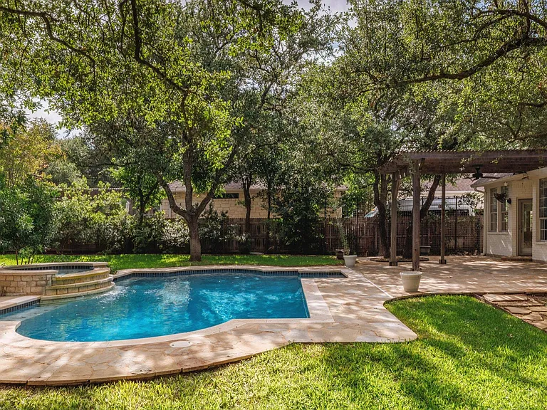 5512 Ballenton Ln — Photo 35